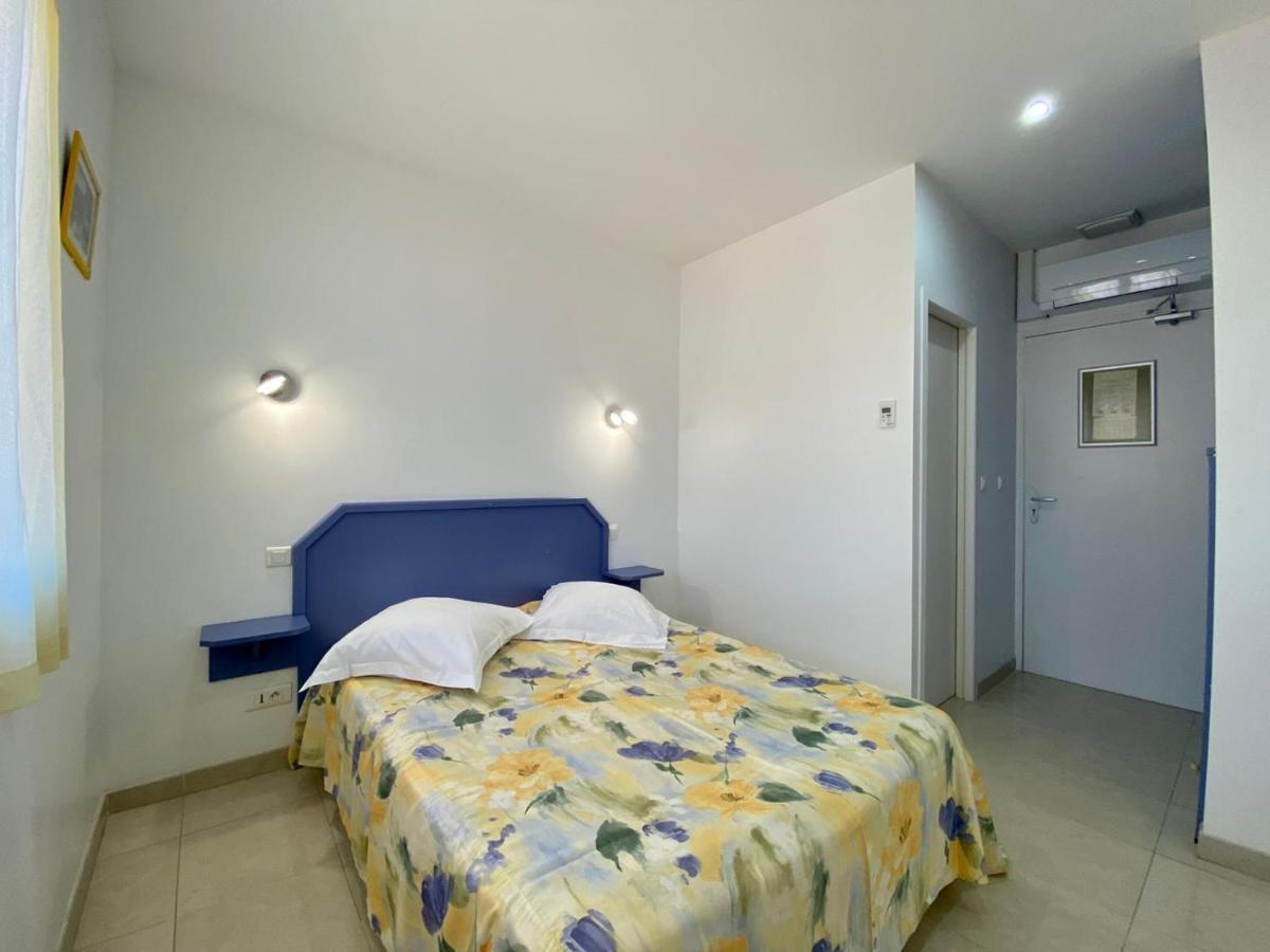 Hotel Myriam Vias Plage ภายนอก รูปภาพ